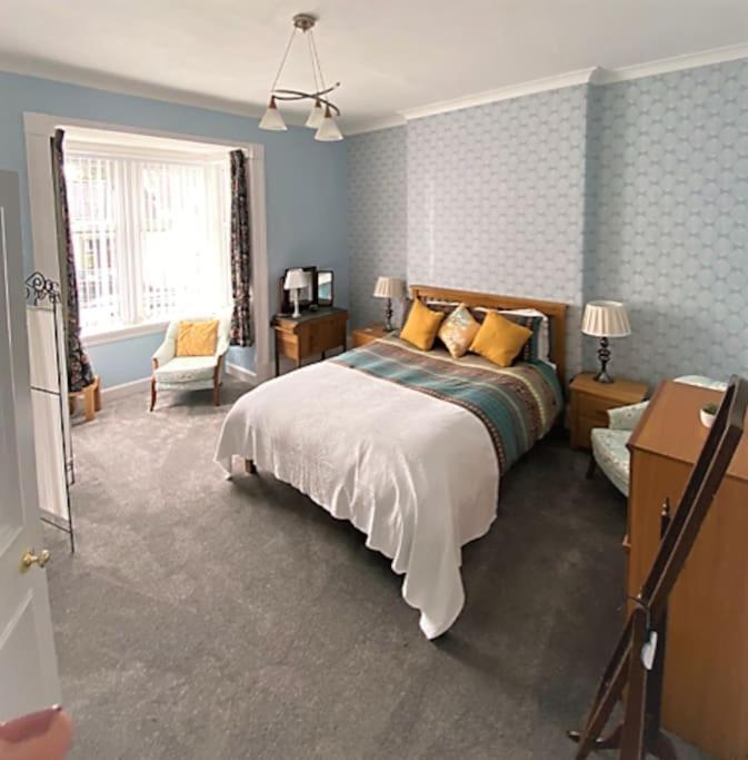 St John'S Flat Spacious Accomodation Dalry  Экстерьер фото
