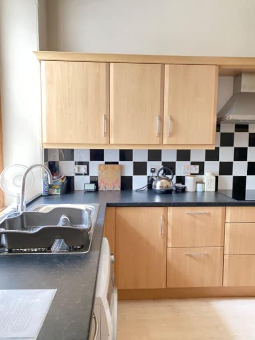 St John'S Flat Spacious Accomodation Dalry  Экстерьер фото