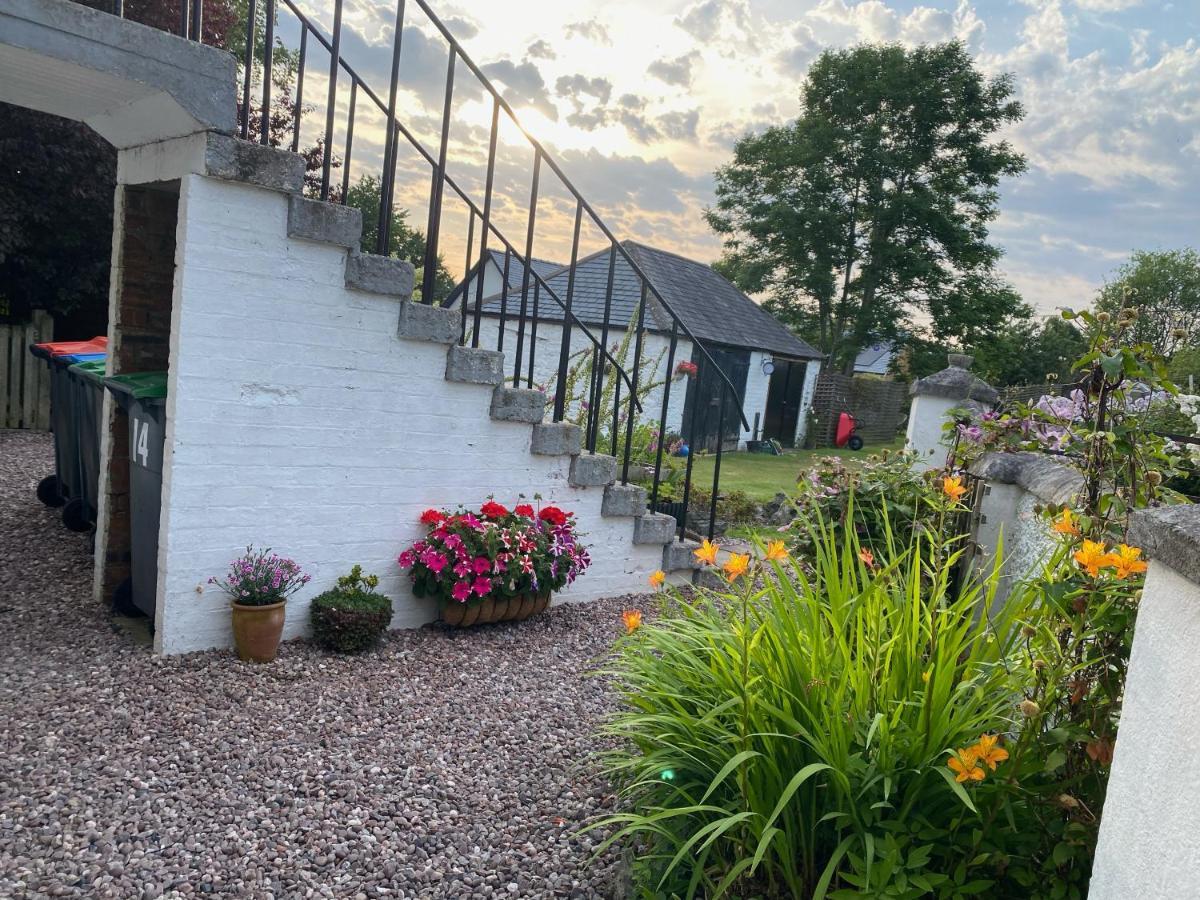St John'S Flat Spacious Accomodation Dalry  Экстерьер фото